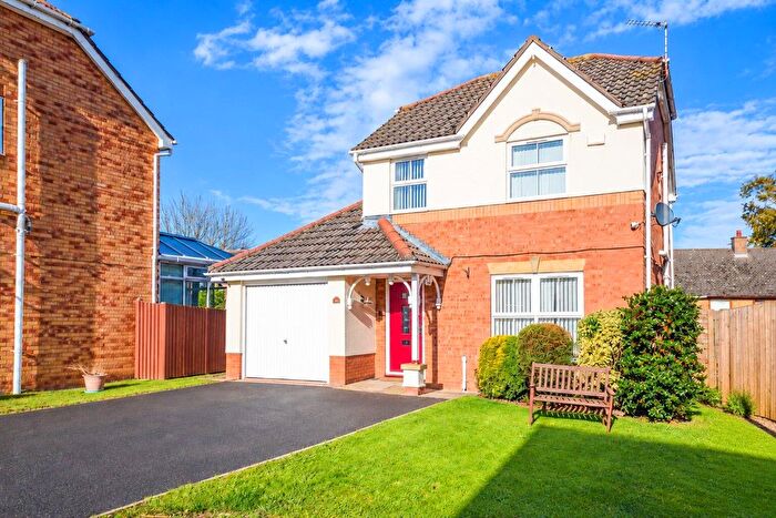 3 Bedroom Detached House For Sale In High Keep Fold, Hall Green, Wakefield, WF4