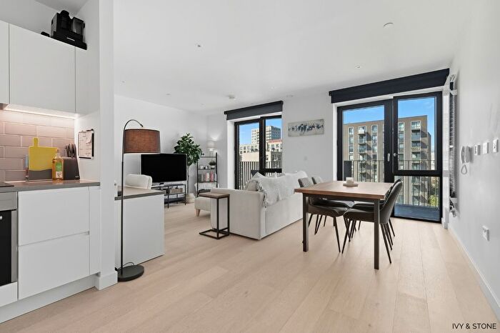 1 Bedroom Flat For Sale In Regalia Close, London, Greater London, E16