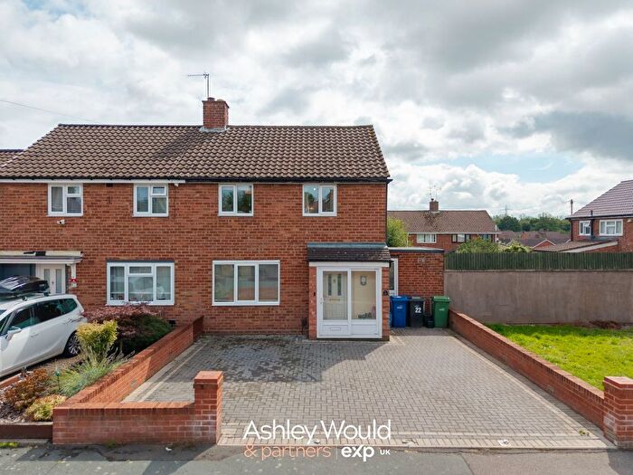 3 Bedroom Semi-Detached House For Sale In Bourne Avenue, Halesowen, B62