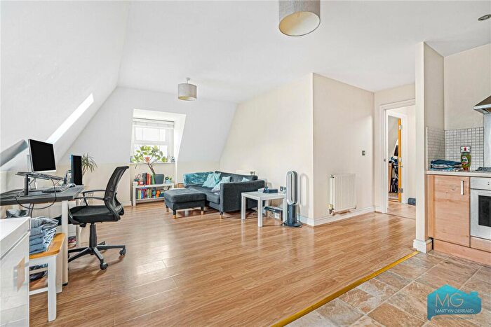 1 Bedroom Apartment For Sale In Station Road, New Barnet, Barnet, EN5