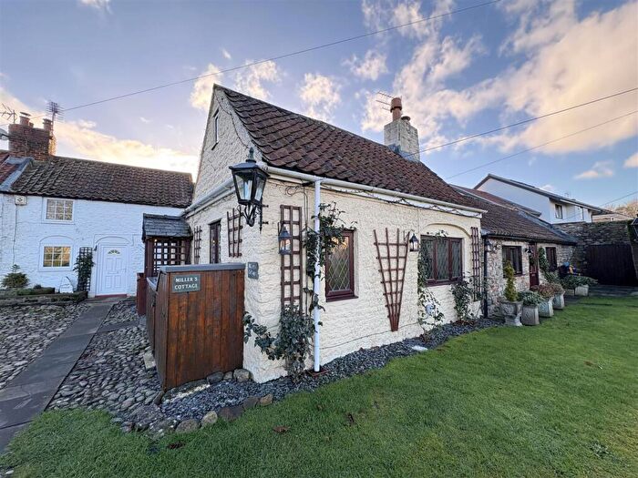 3 Bedroom Cottage To Rent In The Green, Cleasby, Darlington, DL2