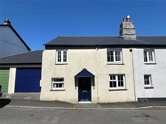 3 Bedroom End Of Terrace House To Rent In Duke Street, St Stephens, PL15