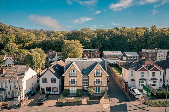 2 Bedroom Flat For Sale In Godstone Road, Whyteleafe, CR3