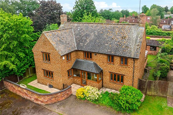 4 Bedroom Detached House For Sale In Lime Avenue, Eydon, Daventry, Northamptonshire, NN11