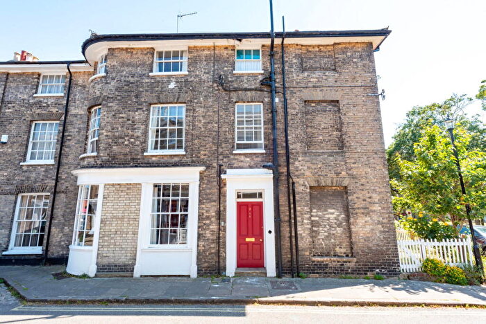 2 Bedroom Flat To Rent In Queen Street Hadleigh, IP7