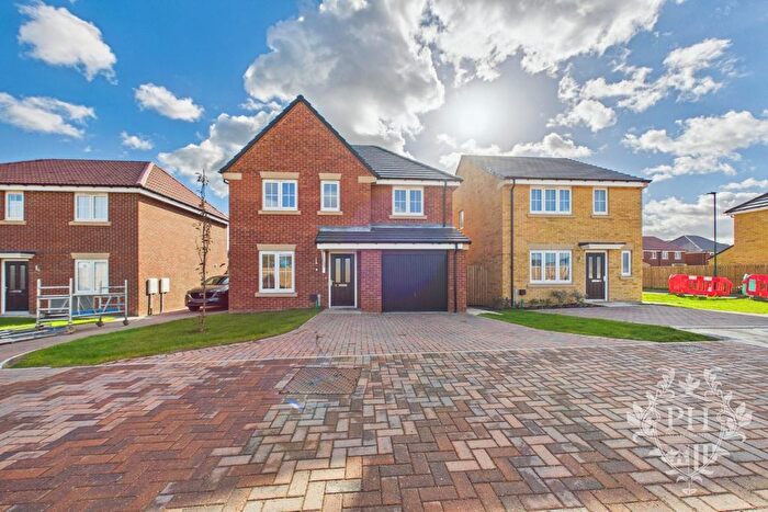 4 Bedroom Detached House For Sale In Redpath Gardens, South Bank, TS6
