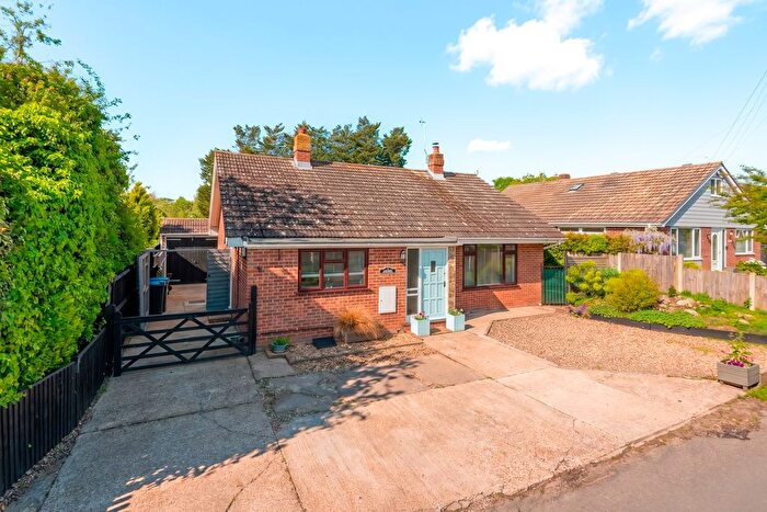 3 Bedroom Detached Bungalow For Sale In School Lane, Stourmouth, CT3