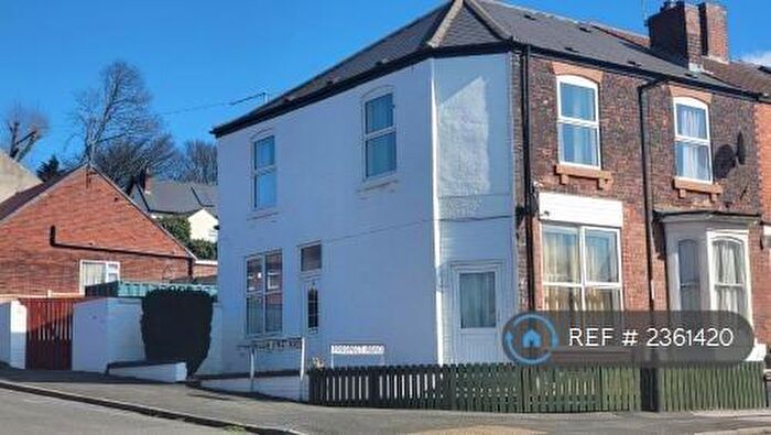 5 Bedroom End Of Terrace House To Rent In William St North, Chesterfield, S41