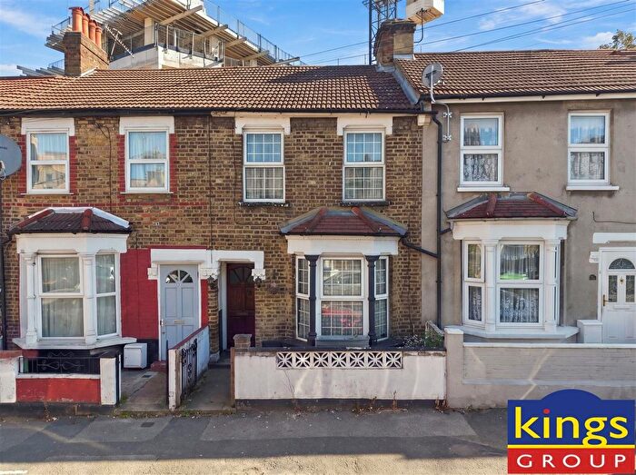2 Bedroom Terraced House For Sale In Hawthorne Road, Walthamstow, E17