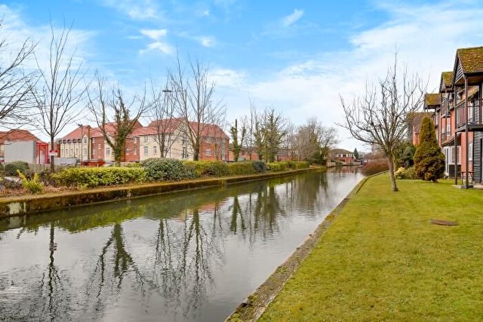2 Bedroom Flat For Sale In Mill Lane, Newbury, RG14