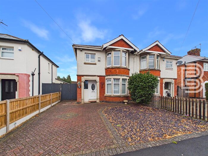 4 Bedroom Semi-Detached House For Sale In Hillfield Road, Rugby, CV22