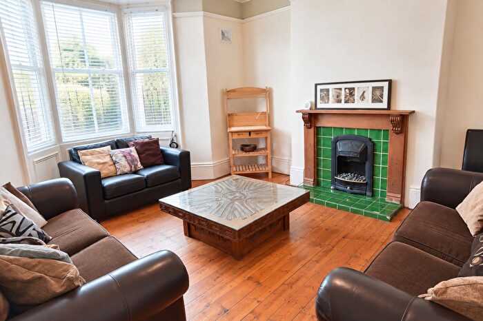 7 Bedroom Terraced House To Rent In Lyndhurst Avenue, Newcastle Upon Tyne, NE2