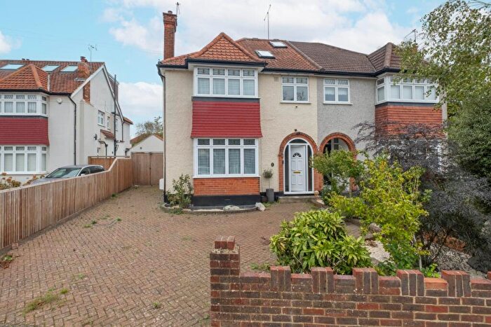 5 Bedroom Semi-Detached House To Rent In Raeburn Avenue The Crossways, KT5