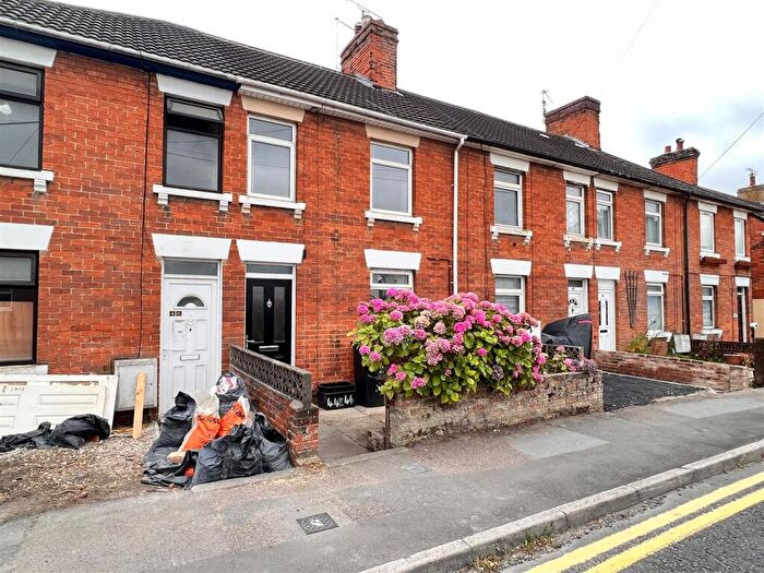 2 Bedroom Terraced House To Rent In Beechcroft Road, Stratton, Swindon, SN2