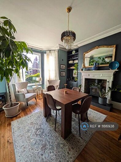 3 Bedroom Terraced House To Rent In Avenue Crescent, Leeds, LS8