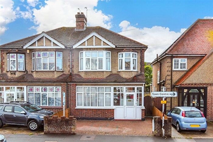 3 Bedroom Semi-Detached House For Sale In Farm Hill Road, Waltham Abbey, Essex, EN9