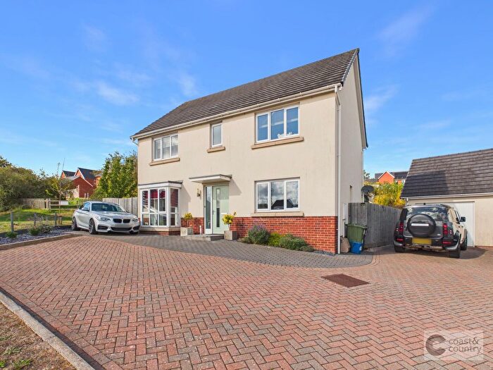 4 Bedroom Detached House For Sale In Saxon Way, Kingsteignton, TQ12