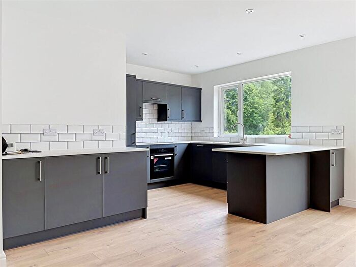 3 Bedroom Semi-Detached House For Sale In Dalehouse Lane, Kenilworth, CV8
