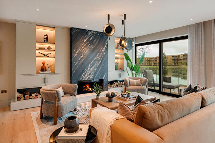 5 Bedroom House For Sale In Cotswolds Waters, The Cotswolds, Gloucestershire, GL7