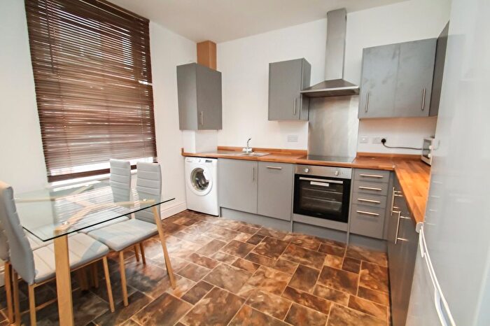 5 Bedroom End Of Terrace House To Rent In Devon Road, Woodhouse, Leeds, West Yorkshire, LS2