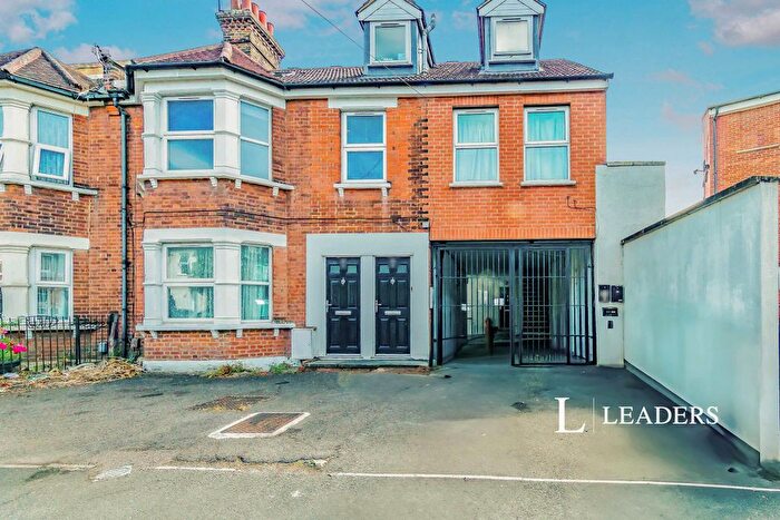 2 Bedroom Flat To Rent In Martins Road, Bromley, BR2