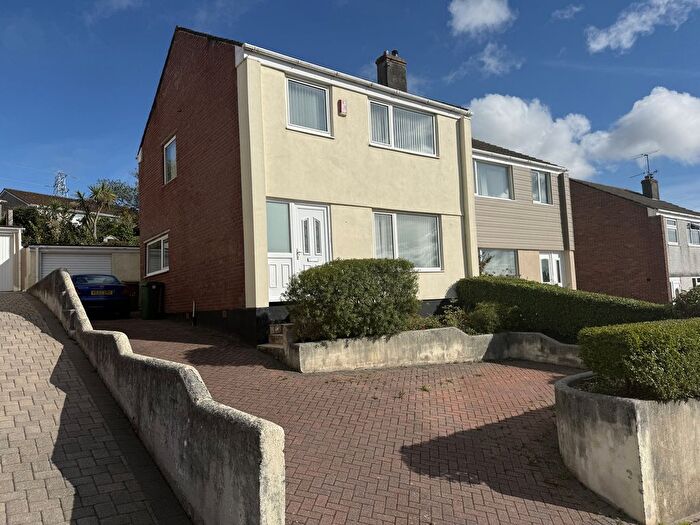 3 Bedroom Semi-Detached House For Sale In Shallowford Road, Plymouth, PL6