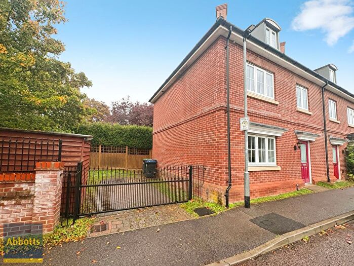 4 Bedroom Semi-Detached House To Rent In Ancient Meadows, Cambridge, CB25