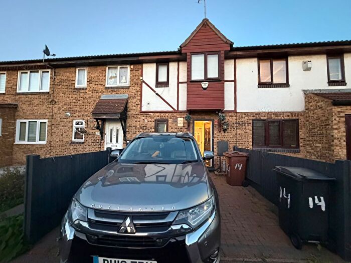 2 Bedroom Terraced House To Rent In Shaw Crescent, Tilbury, RM18