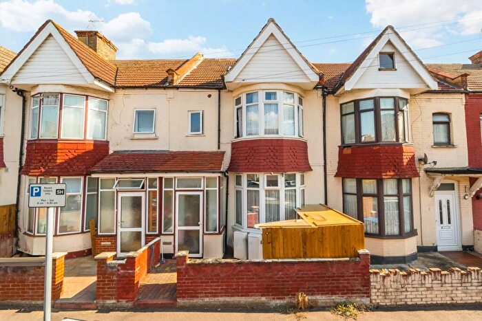 Studio To Rent In Fernbank Avenue, Wembley, HA0