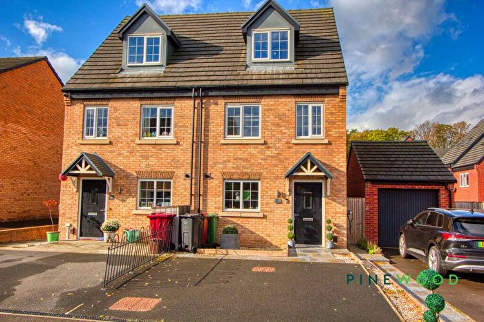 3 Bedroom Semi-Detached House For Sale In Milford Drive, Wingerworth, S42