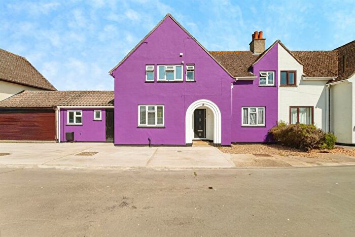 3 Bedroom Semi-Detached House For Sale In Oak Crescent, Eye, IP23