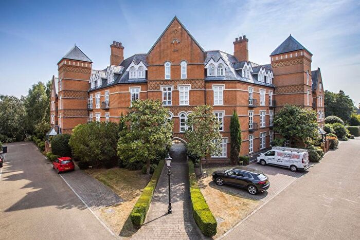3 Bedroom Apartment For Sale In Virginia Park, GU25