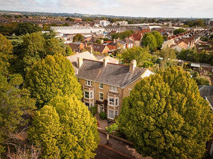 5 Bedroom Terraced House For Sale In The Avenue, Taunton, Somerset, TA1