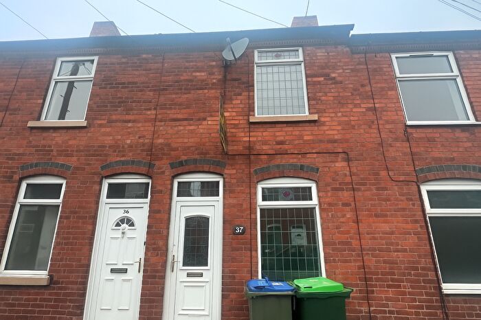 2 Bedroom House To Rent In Rowley Regis, West Midlands, B65