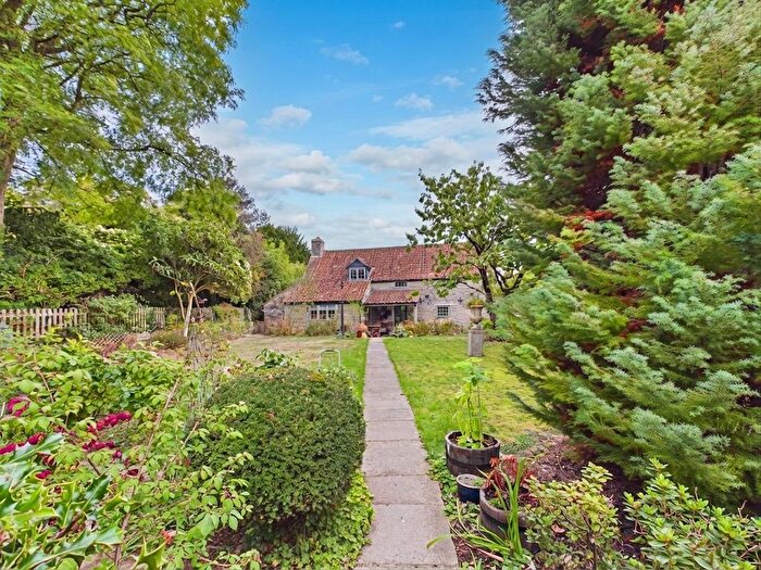 3 Bedroom Cottage For Sale In Behind Berry, Somerton, TA11