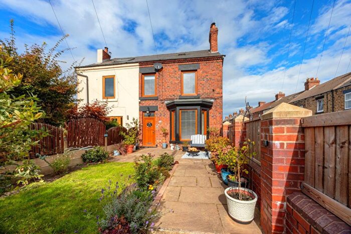 3 Bedroom Semi-Detached House For Sale In Poplar Terrace, Royston, Barnsley, S71