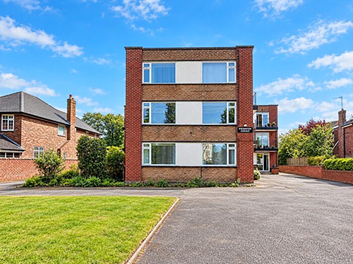2 Bedroom Flat For Sale In Preston Court, Preston Road, Southport, Merseyside, PR9