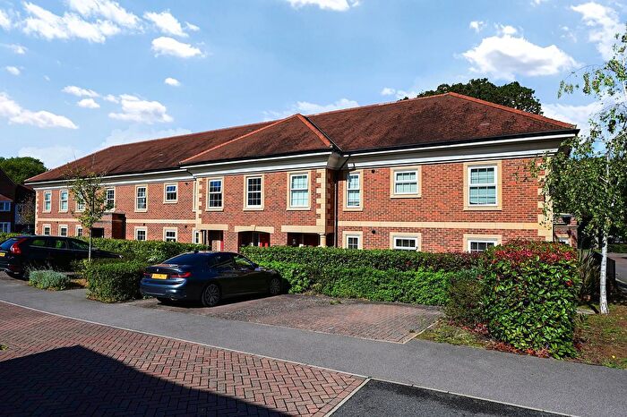 2 Bedroom Flat For Sale In Redshank Crescent, Chineham, Basingstoke, RG24