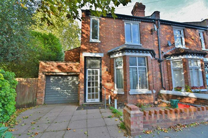 3 Bedroom End Of Terrace House For Sale In Victoria Road, Leamington Spa, CV31