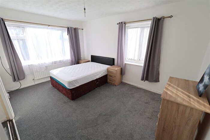 1 Bedroom Semi-Detached House To Rent In Blackhorse Road, Mangotsfield, Bristol, BS16