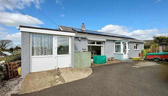 3 Bedroom Detached Bungalow For Sale In Ffordd Glan Mor, Talybont, LL43