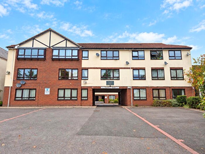 1 Bedroom Apartment For Sale In Wood Street, High Barnet, EN5