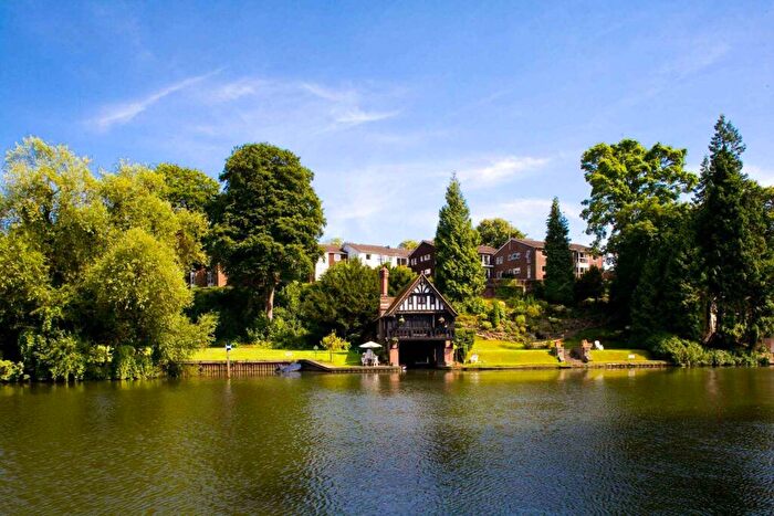 2 Bedroom Flat For Sale In Cariad Court, Goring On Thames, RG8