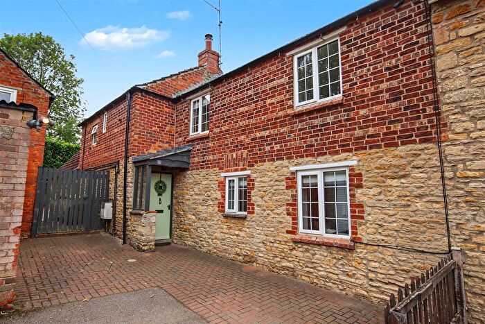 3 Bedroom Semi-Detached House For Sale In Manor Road, Grendon, Northampton, NN7
