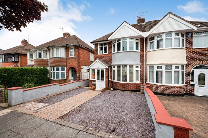 3 Bedroom Semi-Detached House For Sale In Ryde Park Road, Rednal, Birmingham, West Midlands, B45