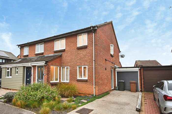 3 Bedroom Terraced House For Sale In Beardsley Drive, Chelmsford, CM1
