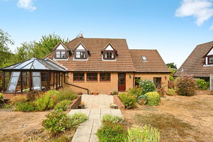 5 Bedroom Detached House For Sale In Sycamore Close, Fetcham, Leatherhead, Surrey, KT22