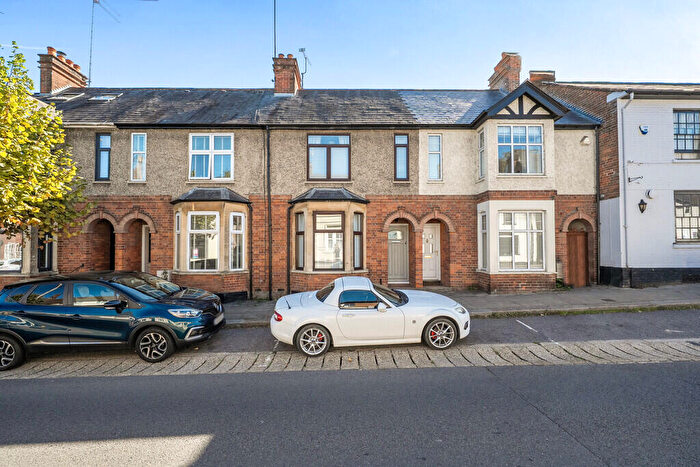 3 Bedroom Terraced House For Sale In High Street, Hungerford, RG17