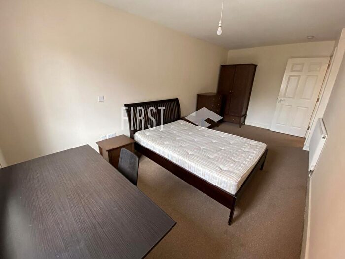 5 Bedroom Semi-Detached House To Rent In Bulwer Road, Clarendon Park, LE2