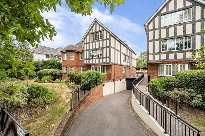 2 Bedroom Apartment For Sale In The Avenue, HA5